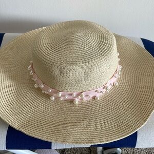 Lady’s hat.